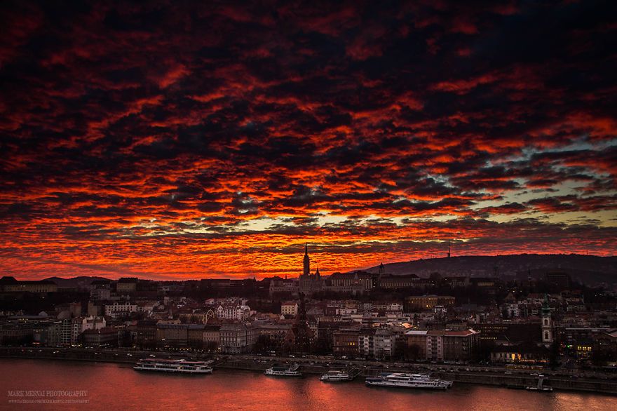 Przez 5 lat szukał idealnego światła, aby sfotografować Budapeszt. Udało mu się 3