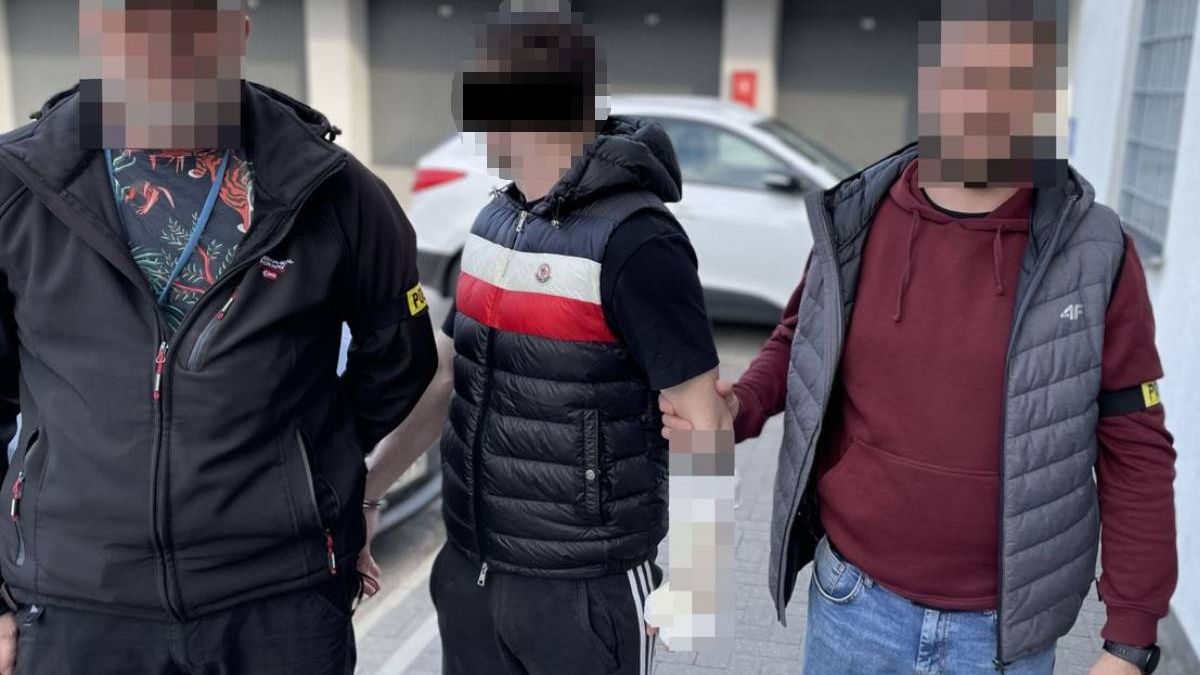 21-latek zatrzymany przez policję za brawurową jazdę i prowadzenie pojazdu mimo zakazu