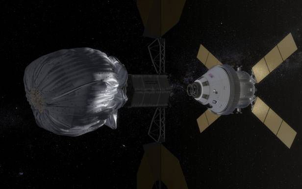 Orion podczas podejścia do przechwyconej asteroidy