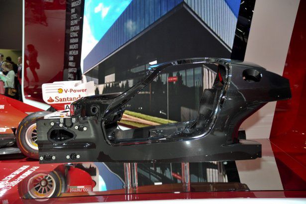 Ferrari prezentuje kawałek modelu F70 [Paryż 2012]