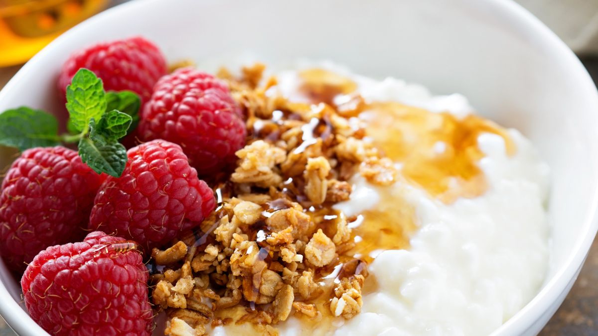 Serek wiejski z otrębami świetnie wspiera jelita