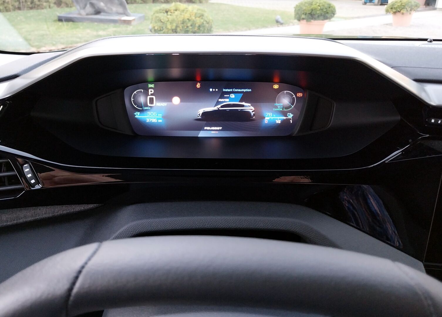 Peugeot E-308
