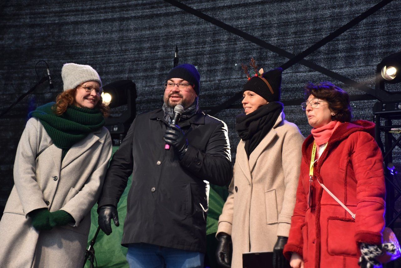 Zdjęcia z jarmarku świątecznego, który odbył się w Nowym Tomyślu w ubiegłym roku!