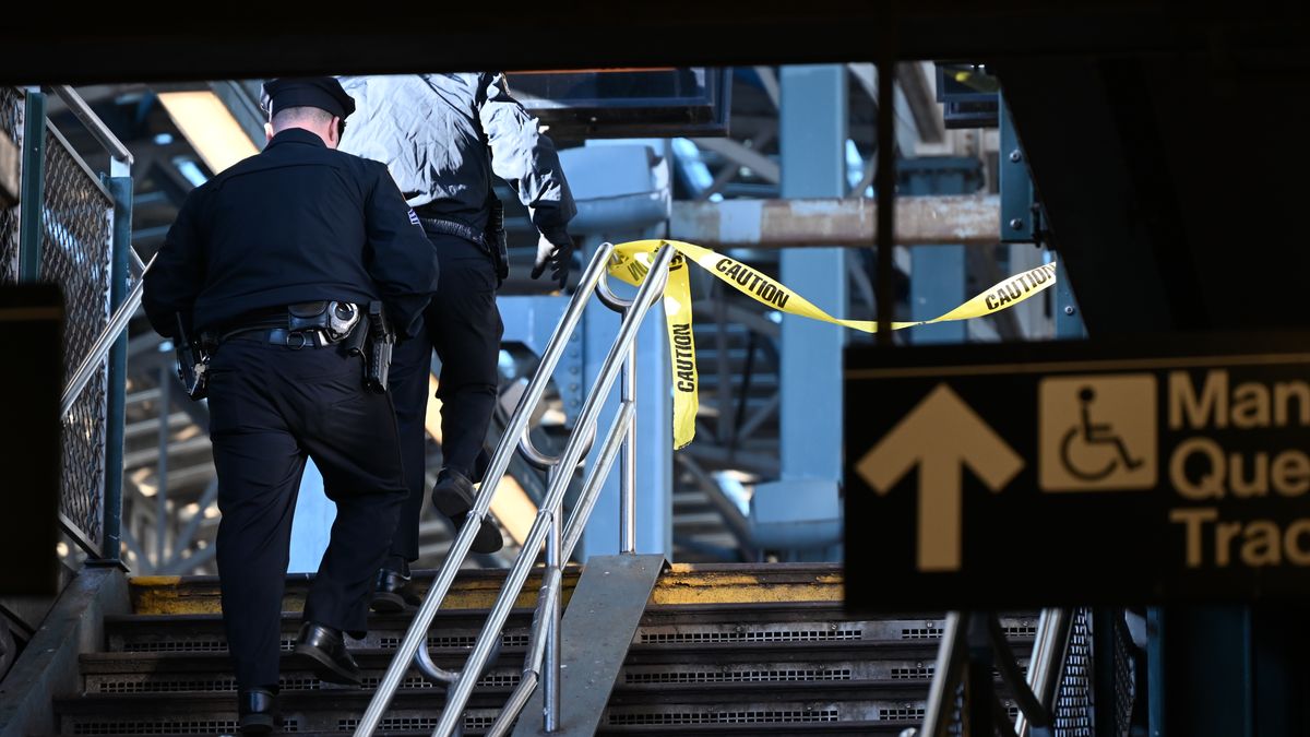 Pasażerka nowojorskiego metra została podpalona.