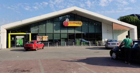 Biedronka wprowadza nowy system parkingowy. Kary nawet do 3,5 tys. zł
