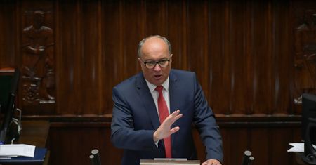 Gorąca debata w Sejmie. Posłowie komentują ustawę PiS o "bezkarności urzędników"