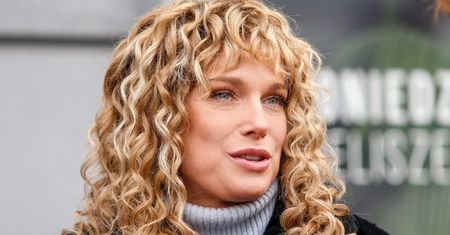 Joanna Liszowska BEZ MAKIJAŻU na pokładzie samolotu. Poznalibyście?