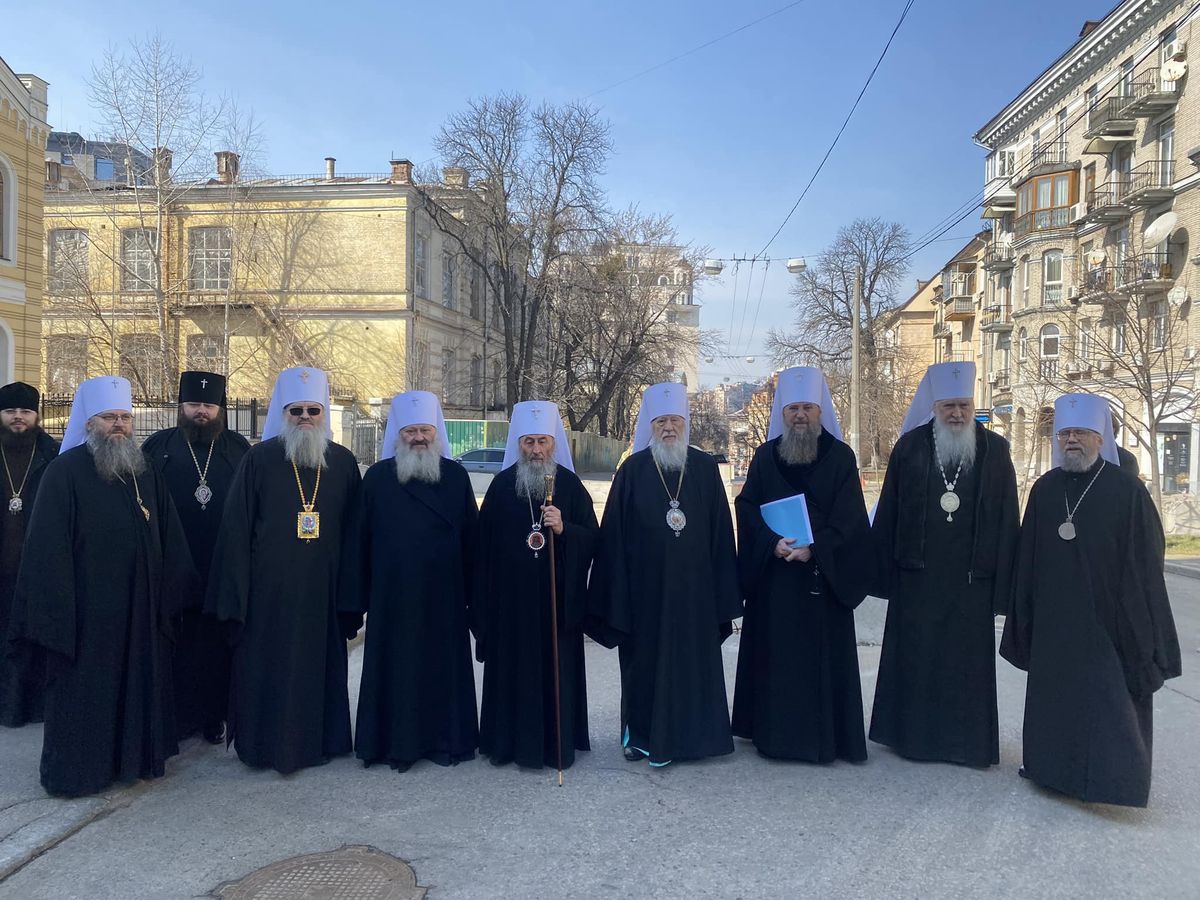 Члени Священного Синоду УПЦ прийшли до Офісу Президента