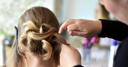 Afera w szkole fryzjerskiej. Nauczycielka znalazła je w plecaku uczennicy