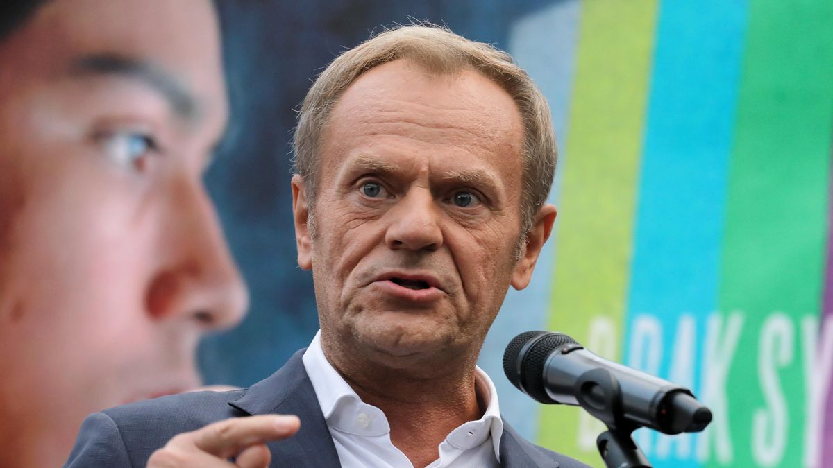 Donald TuskPawe� SupernakDemonstracja, Donald Tusk, manifestacja, obrona, protest, tvn, warszawie, wolne media, Wolne media. Wolni ludzie. Wolna Polska, telewizja, ustawa medialna