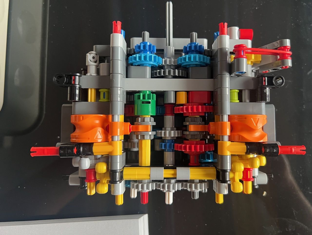Składanie McLarena P1 z klocków LEGO krok po kroku