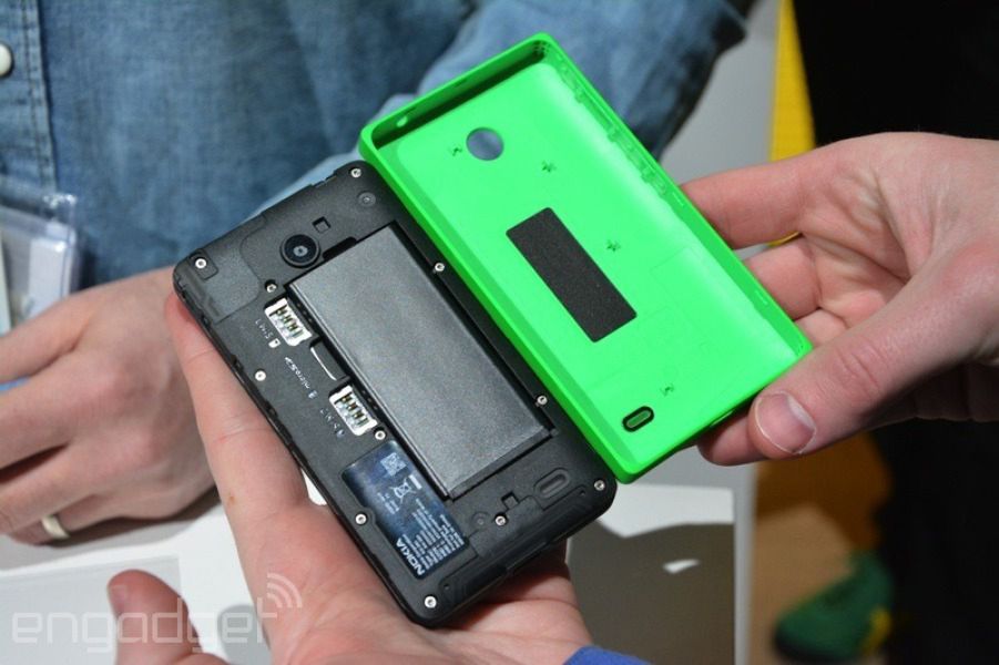 Nokia pokazała smartfony z (prawie) Androidem 3