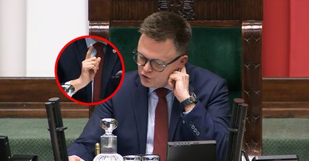 Ekspert ocenił mowę ciała Hołowni. Zauważył niepokojące zachowanie