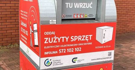 Tychy. Do kontenera wrzucisz elektrośmieci. Odpady przerobią na ule
