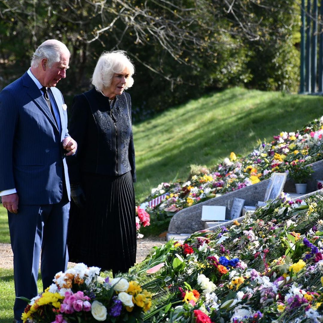 Książę Karol i Camilla Parker-Bowles opłakują księcia Filipa