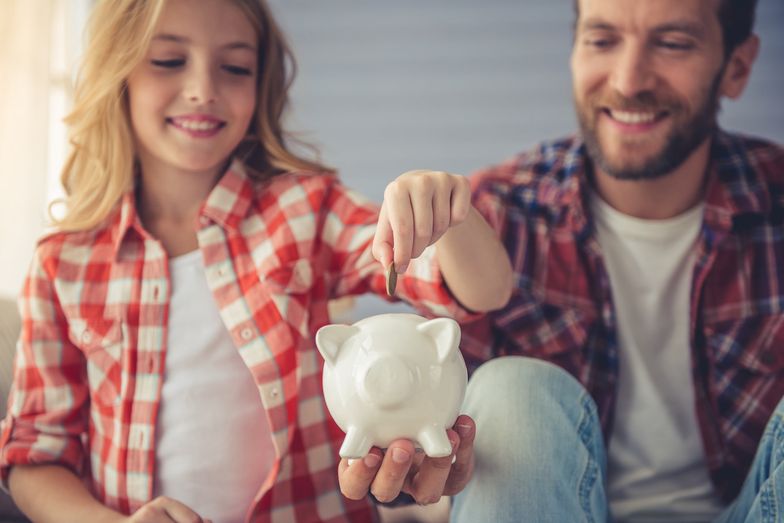 Jak nauczyć dziecko oszczędzać pieniądze?