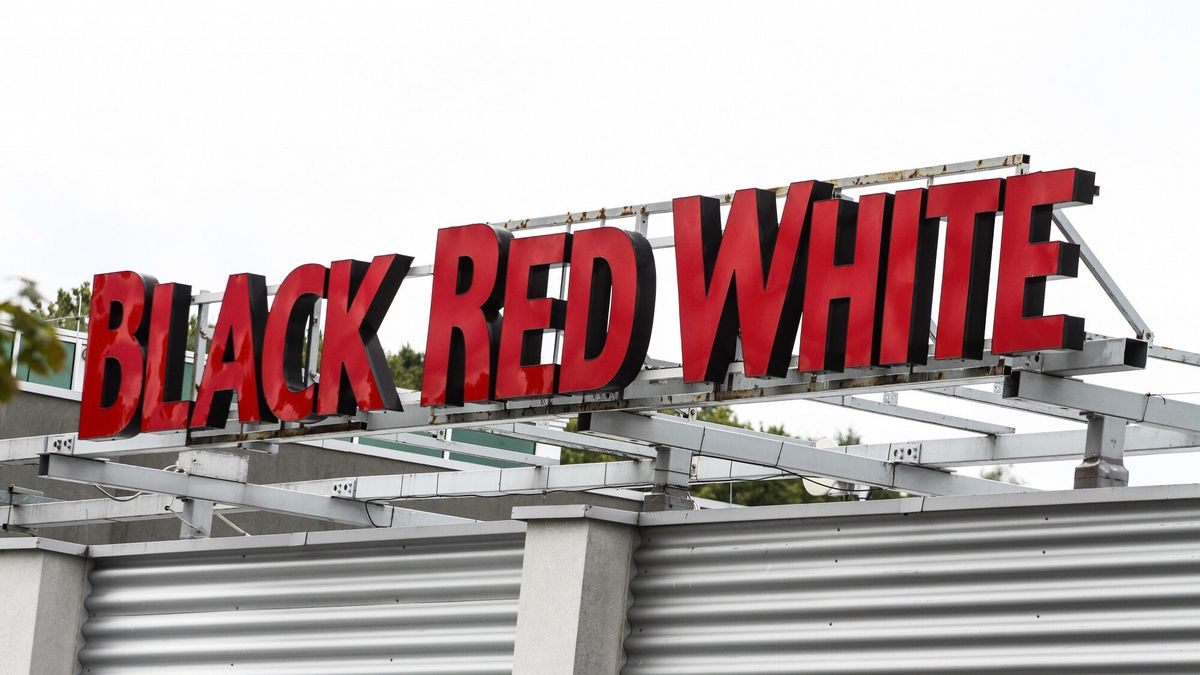 Black Red White wydaje oświadczenie w sprawie działalności w Rosji 