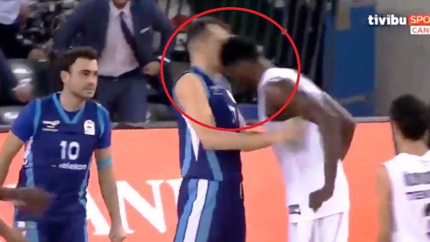 Facebook / Na zdjęciu: Micheal Eric atakuje głową swojego rywala