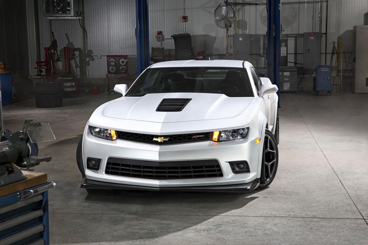 2014 Chevrolet Camaro – powrót Z/28 [Nowy Jork 2013]