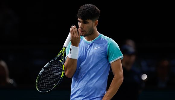 Lider gospodarzy pokonał Alcaraza