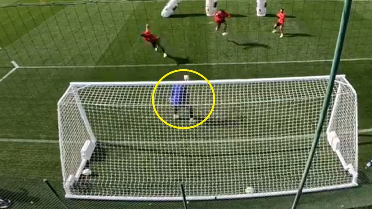 Twitter / Marcin Bułka / Na zdjęciu: pechowa interwencja Bułki