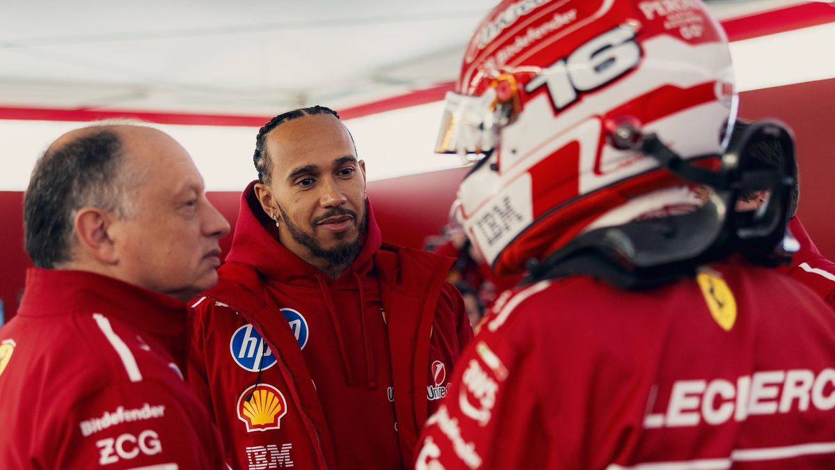 Materiały prasowe / Ferrari / Na zdjęciu: Lewis Hamilton (w środku)