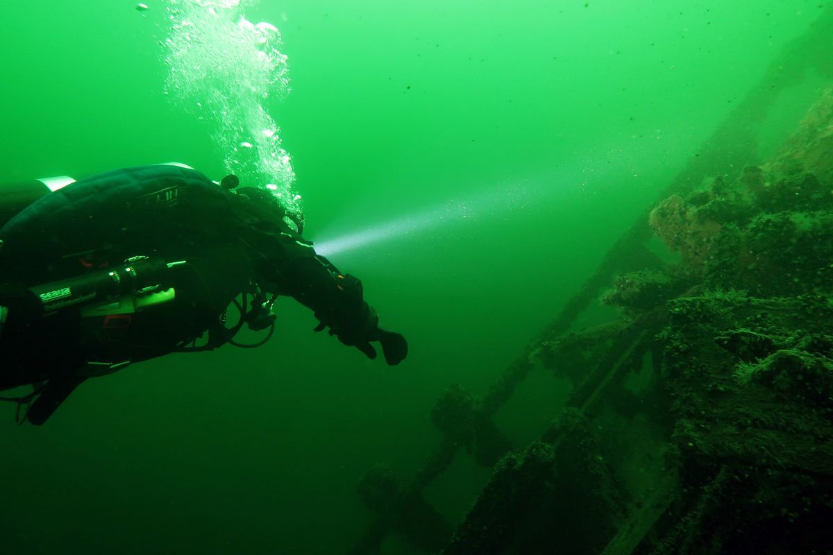Nurek, prowadzący badania na dnie morza (zdjęcie ilustracyjne)