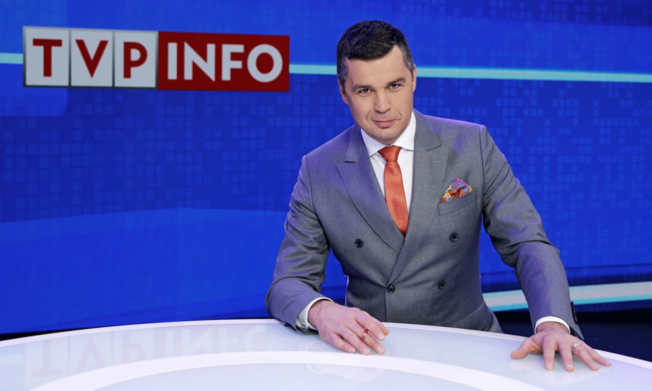 Michał Rachoń od czerwca 2019 r. prowadzi w  TVP Info program publicystyczny "#Jedziemy"