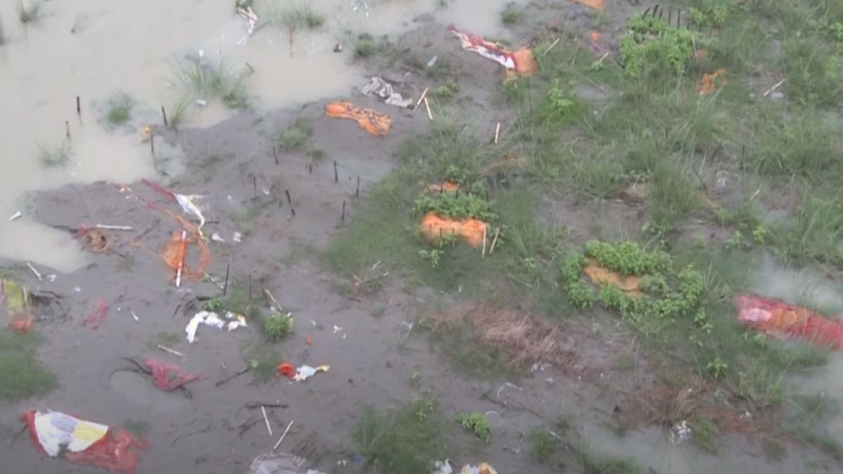 W rzece Ganges pływają dziesiątki ciał zmarłych. Znalazły się tam w makabrycznych okolicznościach 