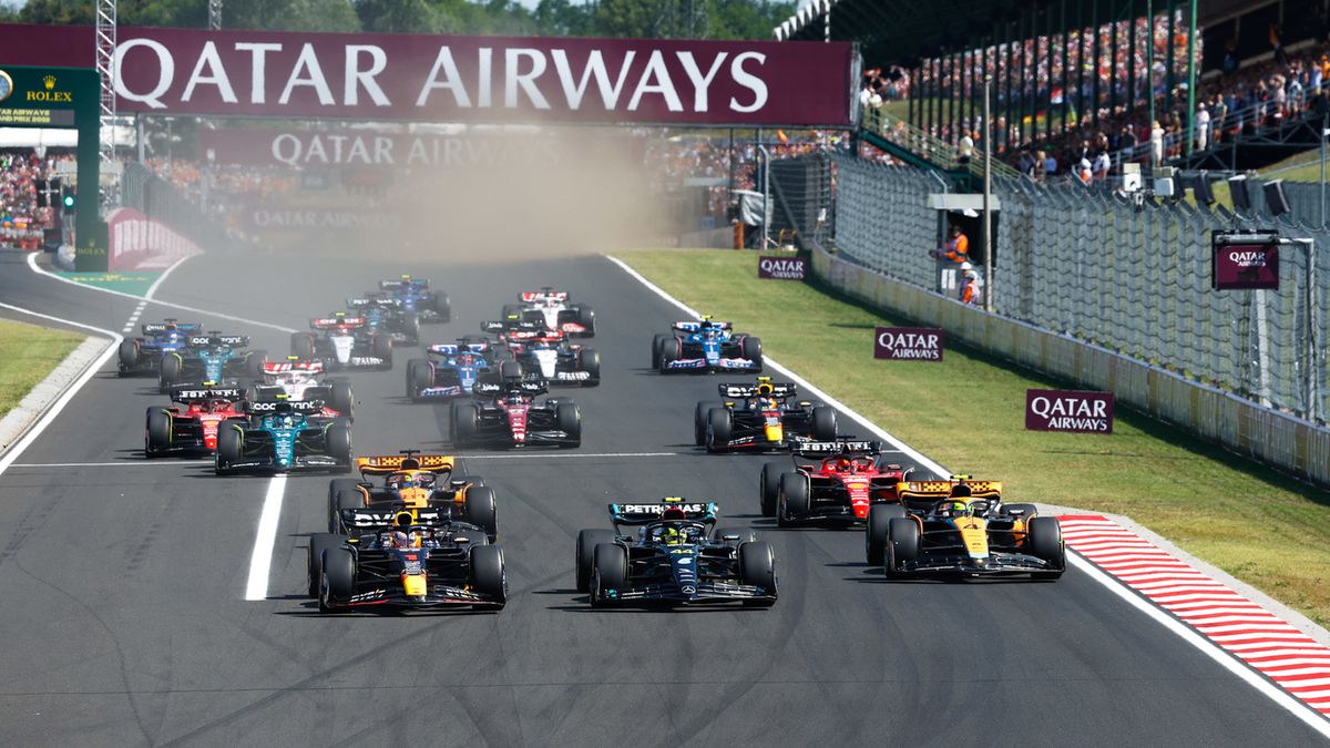 Zdjęcie okładkowe artykułu: Materiały prasowe / Pirelli Media / Na zdjęciu: start wyścigu F1 na Węgrzech