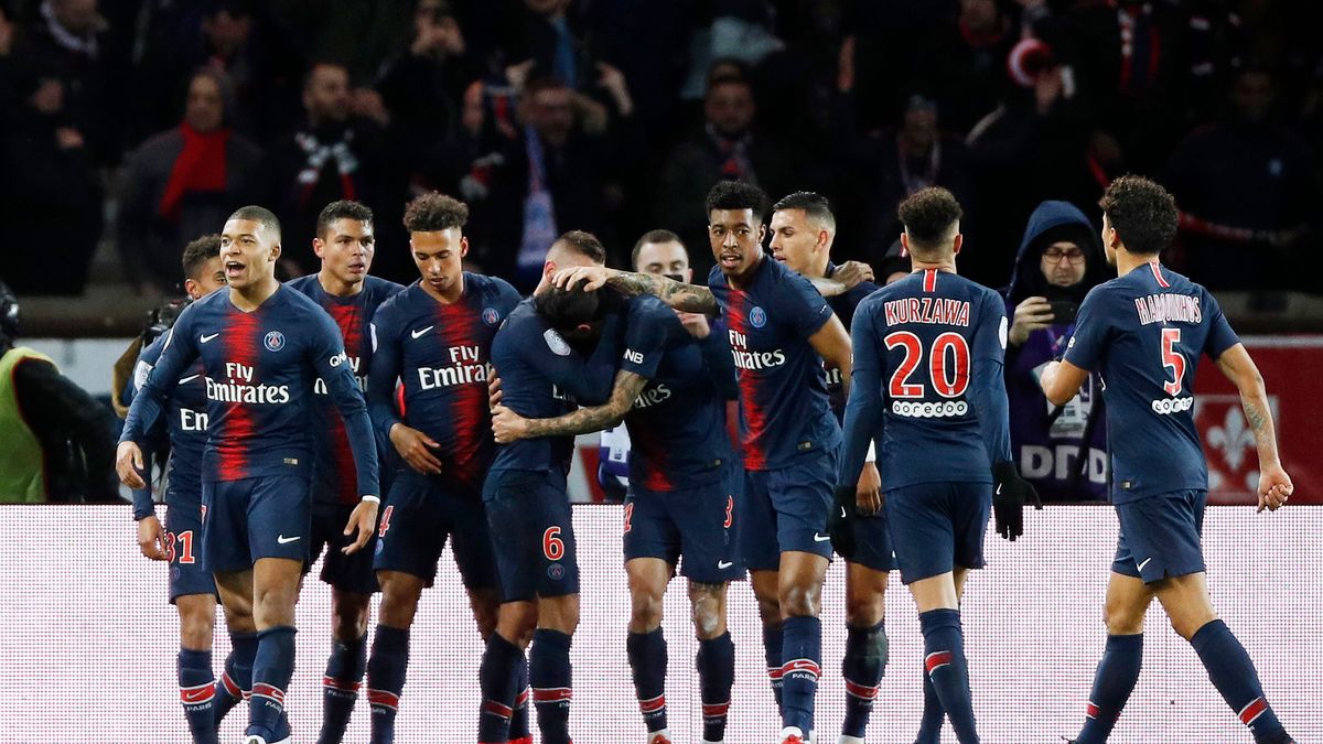 PAP/EPA / YOAN VALAT / Na zdjęciu: piłkarze Paris Saint-Germain