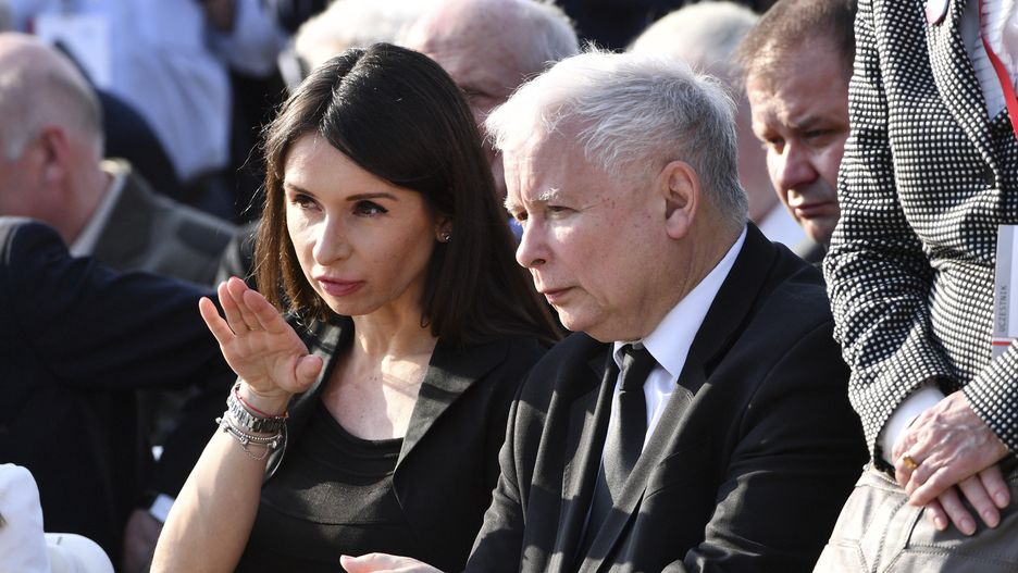 Jaros�aw Kaczy�ski, Marta Kaczy�ska
Jacek Turczyk
8, 8., 96 96. miesi�cznica, bratanica, Jaros�aw Kaczy�ski, katastrofa smole�ska, katastrofy smole�skiej, Marta Kaczy�ska, obchody, ods�oni�cie, �sma, plac, pomnik, przygotowania, rocznica, upami�tnienie ofiar, VIII