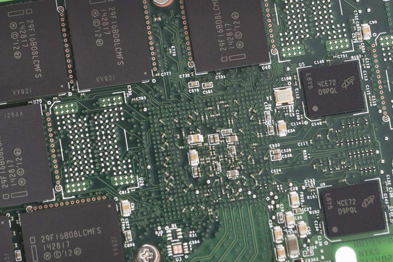 Intel przejmuje pałeczkę lidera SSD: nowe dyski z serii 750 są naprawdę szybkie