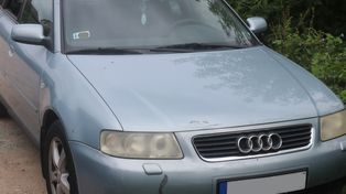 Augustów: Ukradł samochód byłej dziewczynie, bo chciał w nim zamieszkać. Policjanci odnaleźli audi z mężczyzną w środku