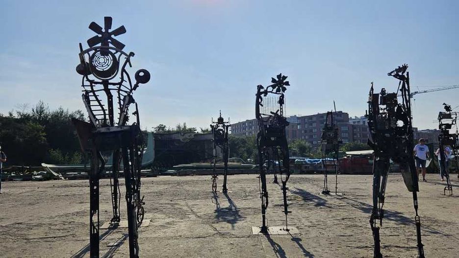 Tereny postoczniowe to obecnie miejsca, które wykorzystują m.in. artyści