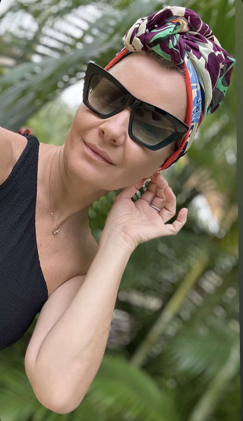 Małgorzata Kożuchowska pręży się w kostiumie kąpielowym