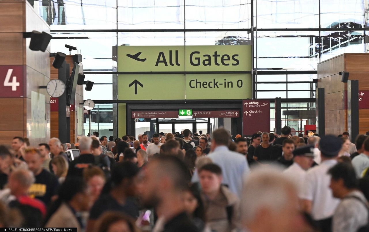 German airports crippled by federal police system failure