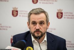 Dyrektorowi szpitala łamał się głos. "Miał dzieci, miał rodzinę"