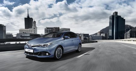 Nowa Toyota Auris w pogoni za rywalami