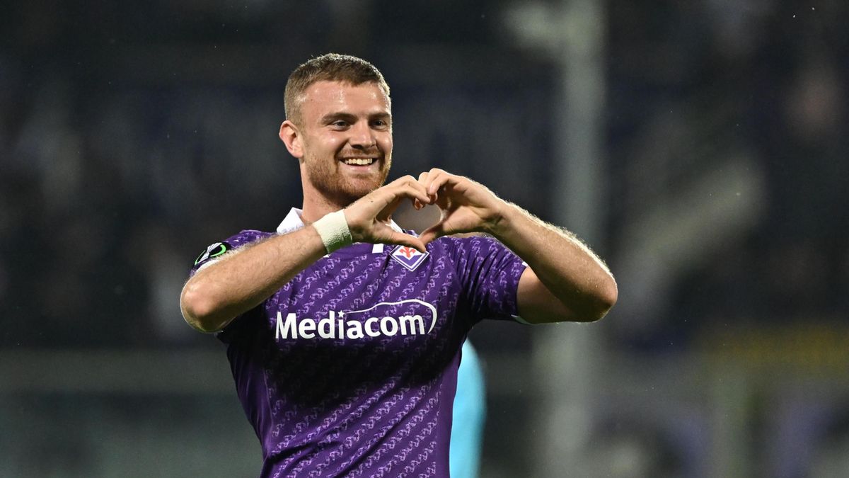 PAP/EPA / Claudio Giovannini / Lucas Beltran w meczu ACF Fiorentina - Cukaricki Belgrad