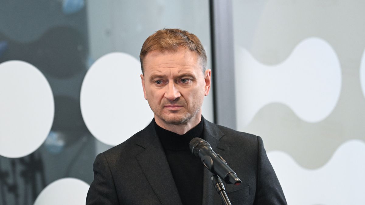 Szczecin, 04.11.2024. Minister sportu i turystyki Sławomir Nitras podczas konferencji prasowej nt. zespołu opracowującego nową podstawę programową WF-u, 4 bm. w Szczecinie. (sko) PAP/Marcin Bielecki