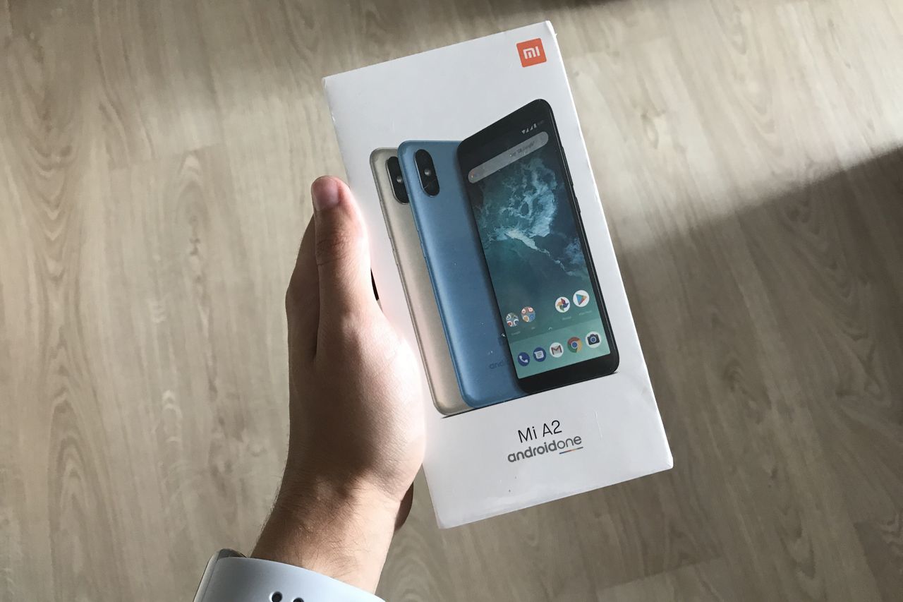 Xiaomi Mi A2 dostępny już za tydzień. Tylko w jednym sklepie, ale o 100 zł taniej