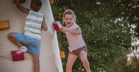 Pierwszy Rodzinny Piknik Integracyjny na terenie koszar w Majdanku zorganizowany przez WOT