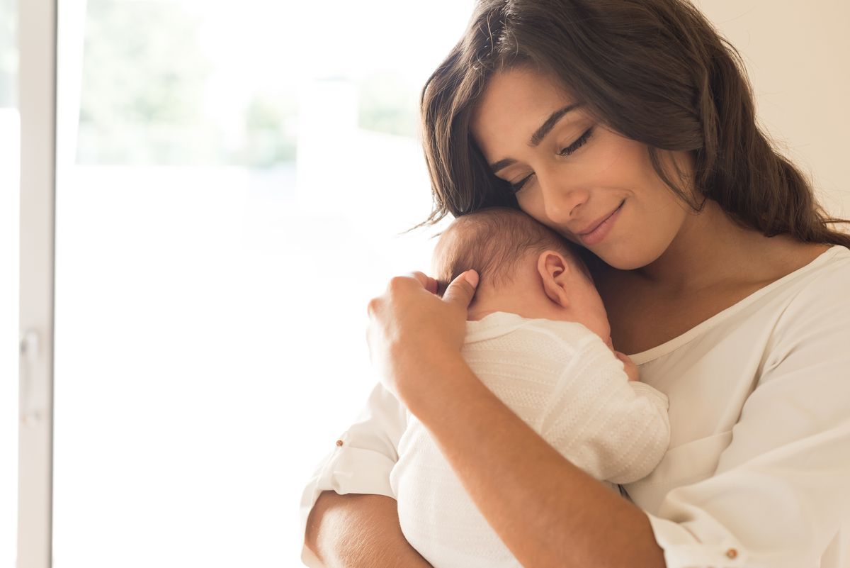 Kiedy wrócić do pracy po porodzie i jakie przywileje przysługują mamom?