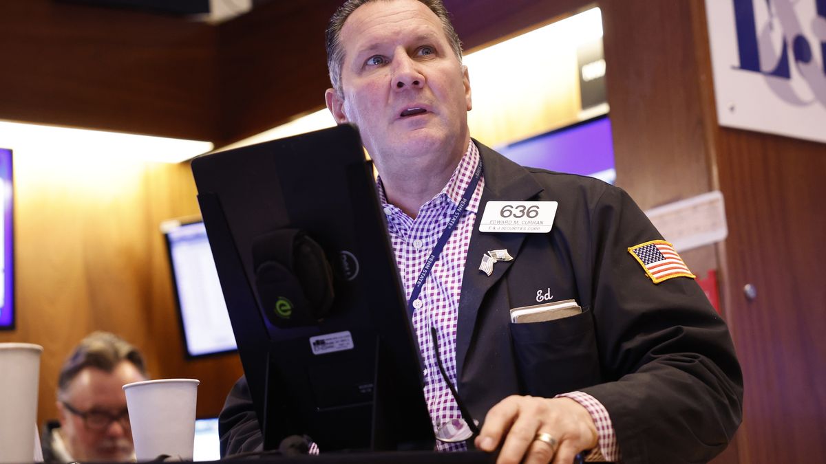 NEW YORK, NEW YORK - FEBRUARY 29: Traders work on the floor of the New York Stock Exchange during morning trading on February 29, 2024 in New York City. Stocks opened up on the rise as investors await the latest release of inflation data from the Personal Consumption Expenditures (PCE) index, the Federal Reserve's preferred inflation indicator.  (Photo by Michael M. Santiago/Getty Images)