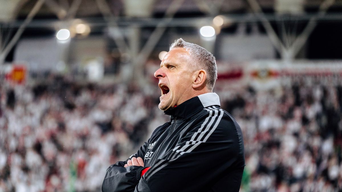 Materiały prasowe / ŁKS Łódź / Na zdjęciu: trener Kazimierz Moskal