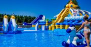 Czerwona flaga na plaży? W tym miejscu to nie problem. Poznaj domki z prywatnym parkiem wodnym Aqualand