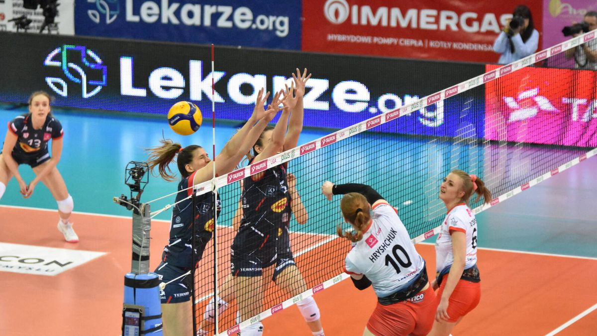 Materiały prasowe / tauronliga.pl / Bianka Sawoniuk / Na zdjęciu: Anastazja Hryszczuk (nr 10)