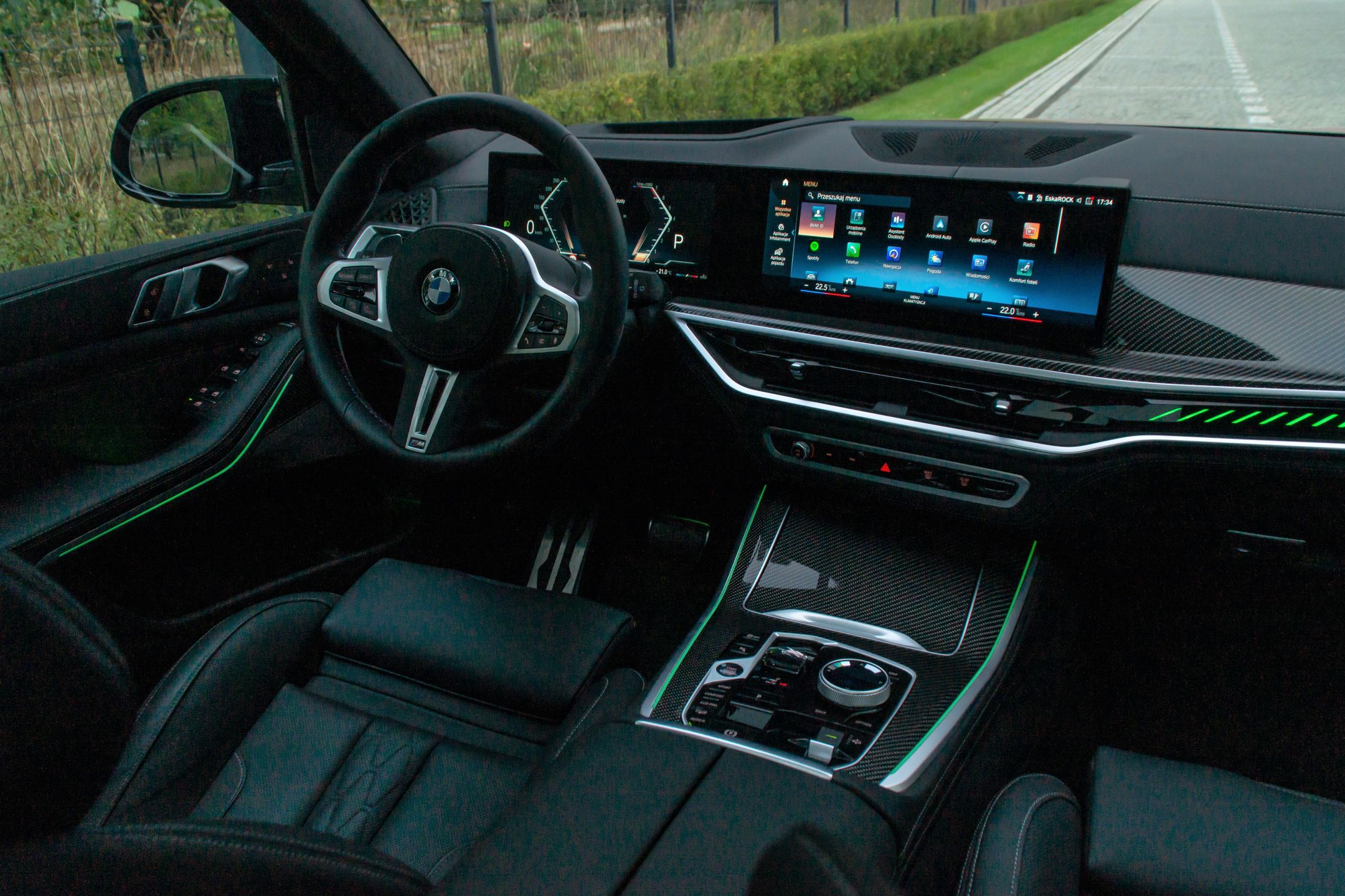BMW X5 M60i