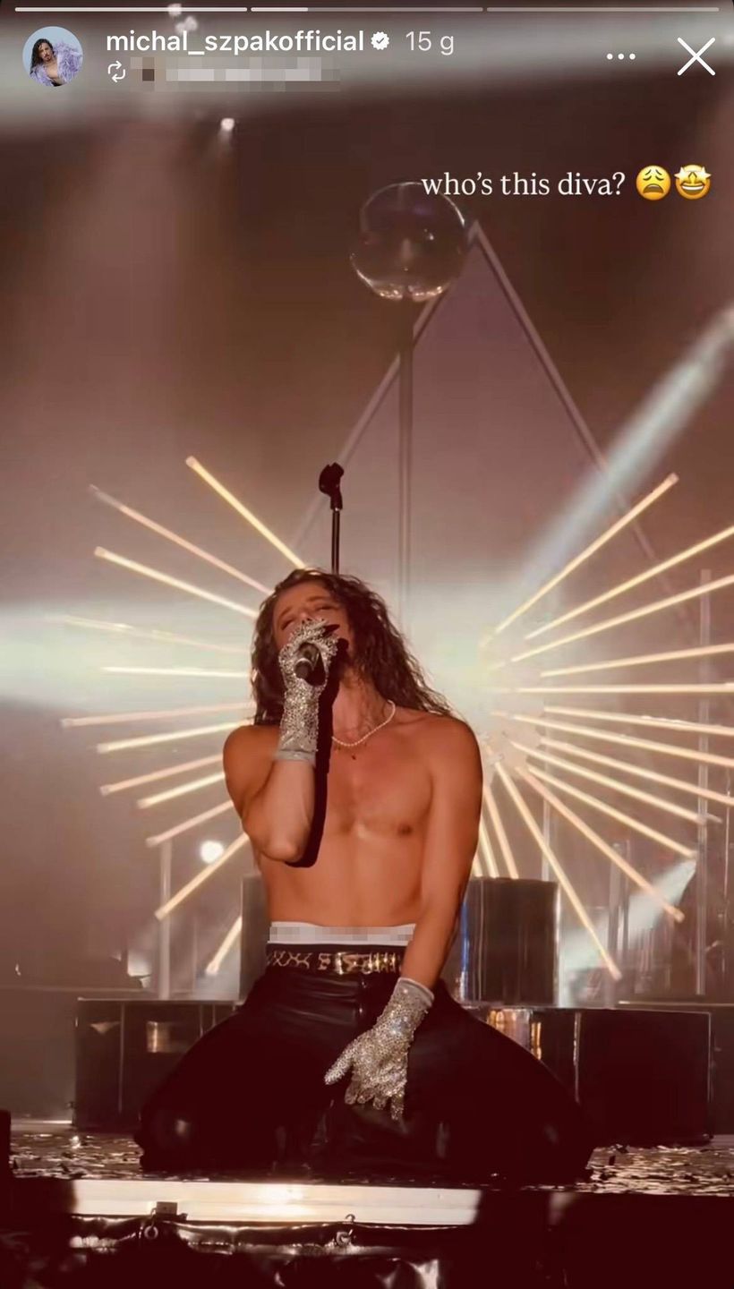 Michał Szpak podczas koncertu